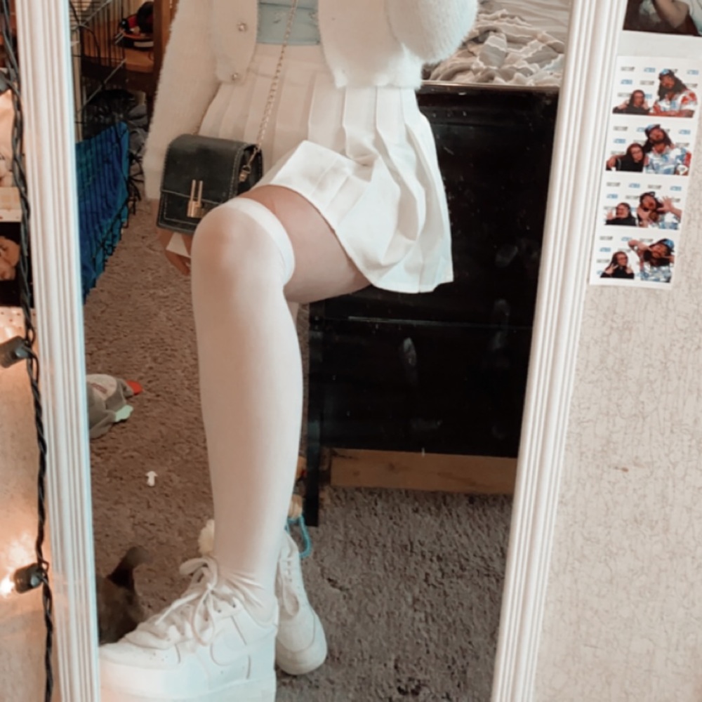 knee high socks